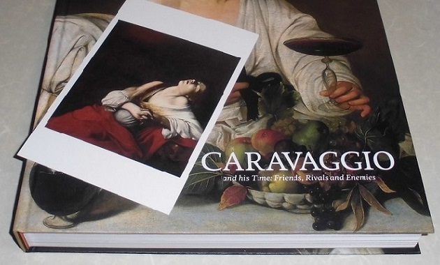 「カラヴァッジョ展」のポストカードと図録集