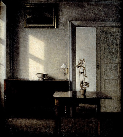「カード・テーブルと鉢植えのある室内」（1910-11年）ヴィルヘルム・ハマスホイ