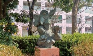 神戸の街で出会える彫刻