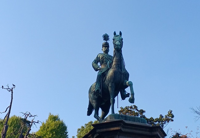上野公園の「小松宮彰仁親王像」を、より芸術的に！