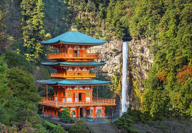 青岸渡寺と”那智滝”