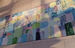 汐留シティセンターにある、中国の彫刻家ジャン・ワンの作品「物質の天国（Heaven of Matter）」