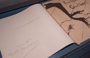 『イヴェット・ギルベール』表紙（1894年）アンリ・ド・トゥールーズ＝ロートレック　※再開館記念展「不在」トゥールーズ=ロートレックより