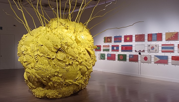 「エステティック・ポリューション」（1990年）椿昇