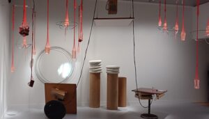 「ストレンジ・アトラクターズ」（2010年）笹本晃　※ミクストメディア・インスタレーション / パフォーマンス