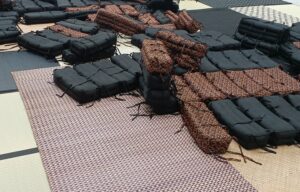 「マットと枕」（2025年）ピナリー・サンピタック　※「日常のコレオ」展より