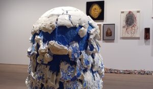 「無題」（2015年）桑田卓郎　※森美術館で開催の「六本木クロッシング2025展」の展示風景より