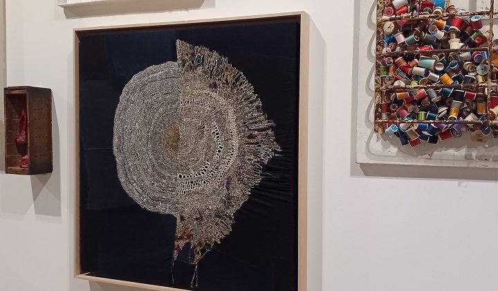 沖 潤子の刺繍芸術　※森美術館で開催の「六本木クロッシング2025展」の展示風景より