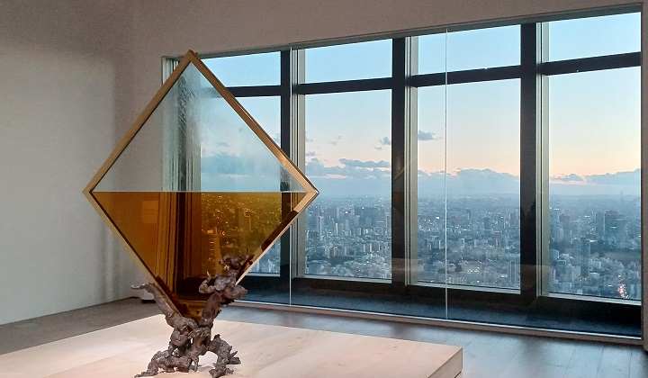 「MITTAG」（2025年）和田礼治郎　※森美術館で開催の「六本木クロッシング2025展」の展示風景より