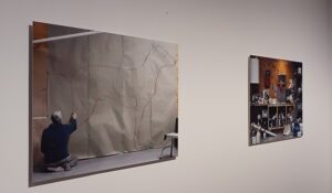森美術館で開催の「ロン・ミュエク展」の展示風景