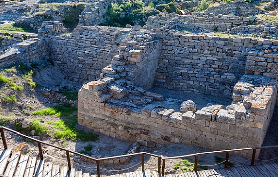 トロイア戦争の舞台？と言われるトロイ古代遺跡
