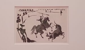 「牡牛を槍で突く（『ラ・タウロマキア（闘牛術）』のための挿図、第26葉）」パブロ・ピカソ　※企画展「ピカソ meets ポール・スミス」の展示風景より